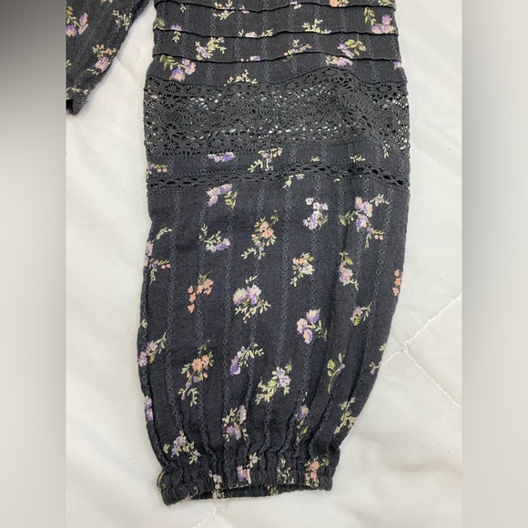 American Eagle Outfitters V Neck Floral Crop Top - Picture 4 of 11